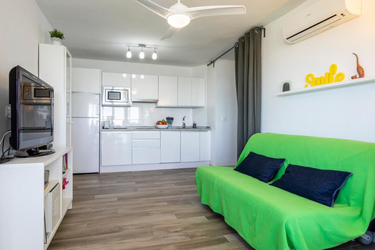 Wintowinrentals Sunny Side, Pool, Wifi & Sea View ベナハラフェ エクステリア 写真