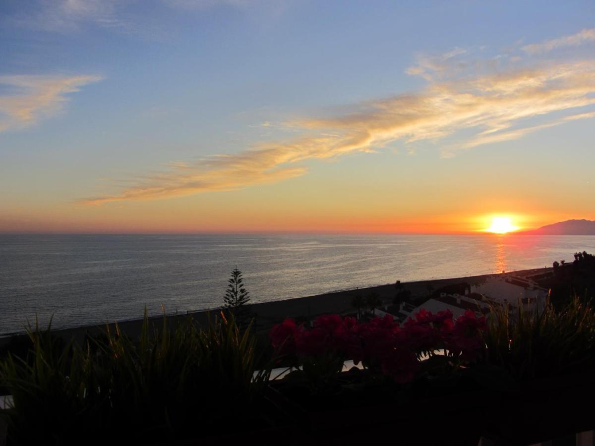 Wintowinrentals Sunny Side, Pool, Wifi & Sea View ベナハラフェ エクステリア 写真